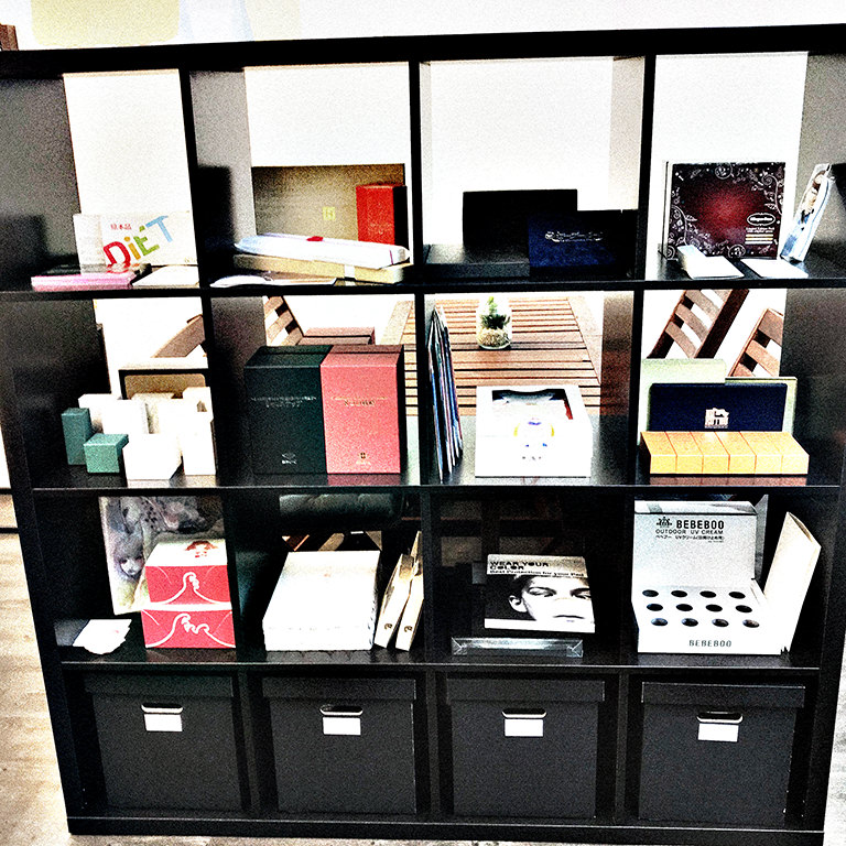 制作実績物(パッケージ製造見本、グラフィック関連制作物)見本1